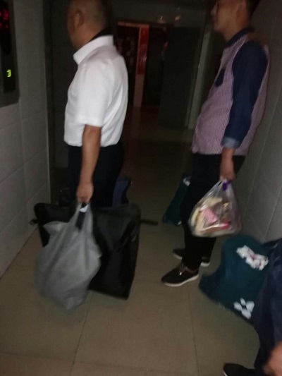 镇干部谭成毅指使刑满释放人员贴身跟踪知名企业家半月图片